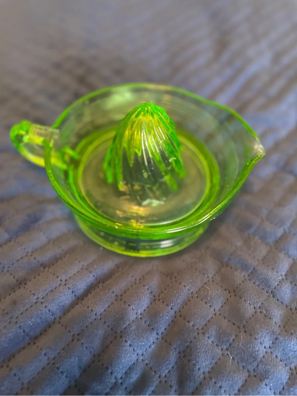 1930 ‘s Depression Glass Uranium Green  Glass Juicer